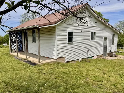 Exterior - 205 W Hamilton Ave, Ava, MO 65608 photo 2 of 3