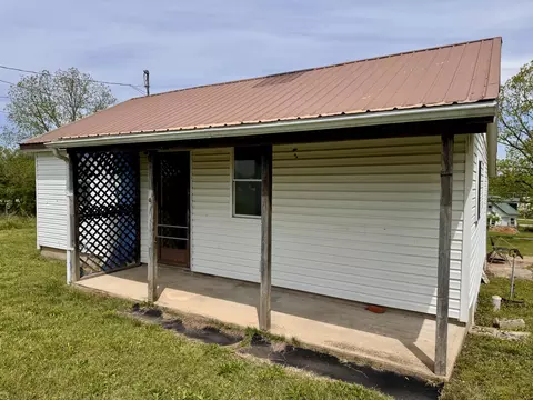 Exterior - 205 W Hamilton Ave, Ava, MO 65608 photo 1 of 3