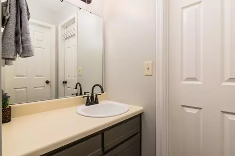 Bath - 158 Troon Dr #20, Branson, MO 65616 photo 2 of 2