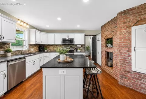 Kitchen - 214 Forgey Rd, Billings, MO 65610 photo 2 of 4
