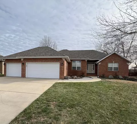 904 Elizabeth St, Republic, MO 65738