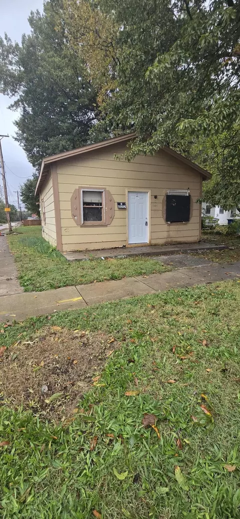 1301 N Rogers Ave, Springfield, MO 65802 photo 1