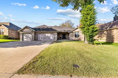 3701 W Broadmoor St, Springfield, MO 65807 photo 1