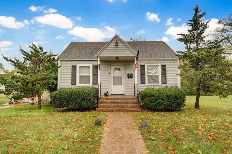 Exterior - 423 E Center St, Mount Vernon, MO 65712 photo 3 of 9