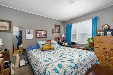 Bedroom - 423 E Center St, Mount Vernon, MO 65712 photo 3 of 3