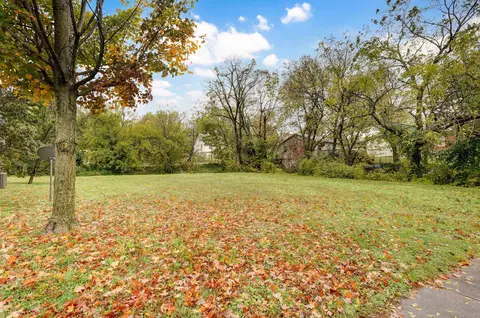 Exterior - 423 E Center St, Mount Vernon, MO 65712 photo 7 of 9