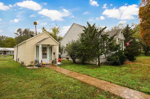 Exterior - 423 E Center St, Mount Vernon, MO 65712 photo 8 of 9