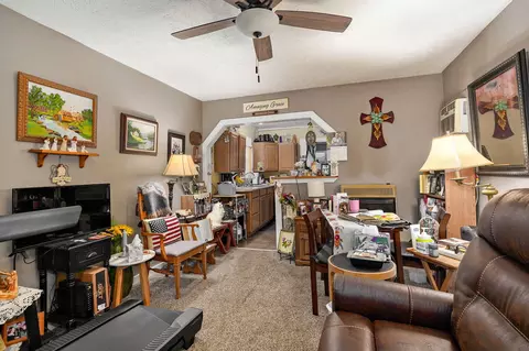 Entry Way - 423 E Center St, Mount Vernon, MO 65712 photo 1 of 1