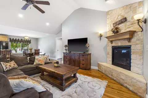 608 S Yellowwood Dr, Springfield, MO 65809 photo 6
