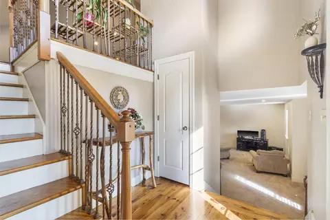 608 S Yellowwood Dr, Springfield, MO 65809 photo 3