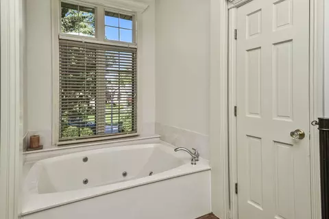 Bath - 3464 E Bluff Point Dr, Ozark, MO 65721 photo 2 of 12