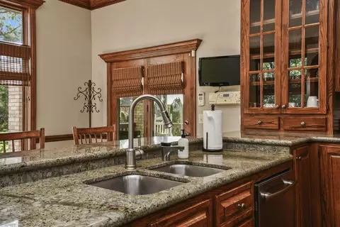 Kitchen - 3464 E Bluff Point Dr, Ozark, MO 65721 photo 8 of 17
