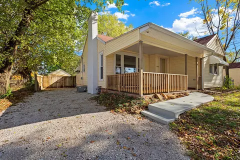 1909 E Cherry St Ct, Springfield, MO 65802 photo 3