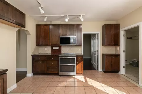 1902 N Missouri Ave, Springfield, MO 65803 photo 10