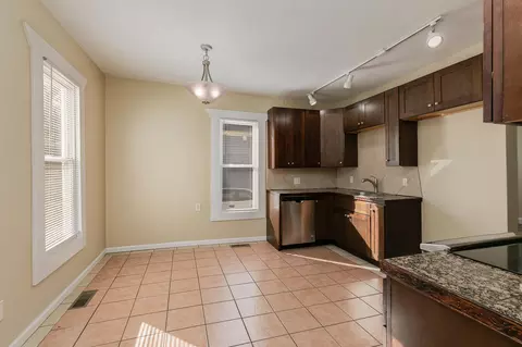1902 N Missouri Ave, Springfield, MO 65803 photo 11