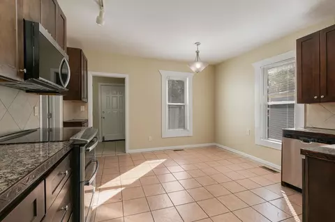 1902 N Missouri Ave, Springfield, MO 65803 photo 8