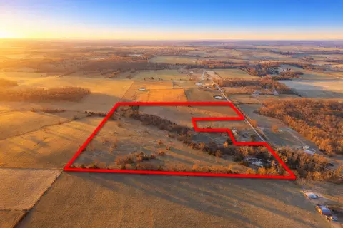 000 Wolfe Dr, Mountain Grove, MO 65711 photo 2