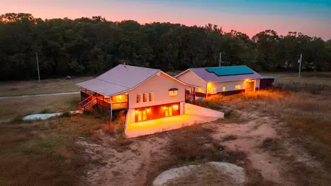 5564 State Highway K, Summersville, MO 65571