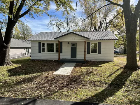 606 W Olive St, Bolivar, MO 65613