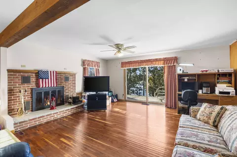 Living - 25275 Riverside Ln, Shell Knob, MO 65747 photo 2 of 3