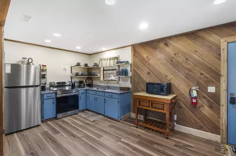 Kitchen - 425 Edgewater Beach Cir, Forsyth, MO 65653 photo 1 of 3