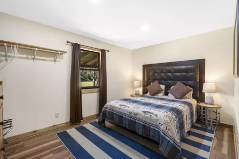 Bedroom - 425 Edgewater Beach Cir, Forsyth, MO 65653 photo 5 of 5