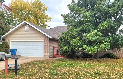 211 W Hunter Dr, Nixa, MO 65714 photo 1