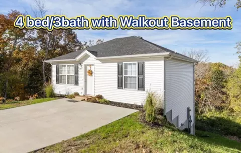 393 Walnut St, Hollister, MO 65672
