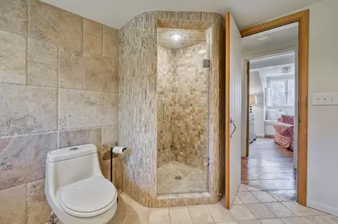 Bath - 2801 S Lone Pine Ave, Springfield, MO 65804 photo 4 of 5