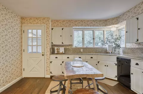 Kitchen - 2801 S Lone Pine Ave, Springfield, MO 65804 photo 4 of 8