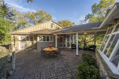 Exterior - 2801 S Lone Pine Ave, Springfield, MO 65804 photo 9 of 40