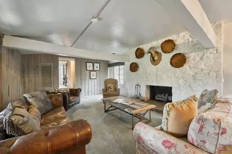 Living - 2801 S Lone Pine Ave, Springfield, MO 65804 photo 7 of 9