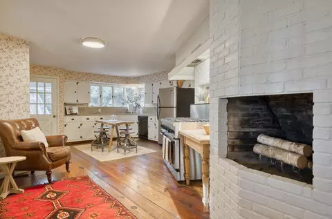 Kitchen - 2801 S Lone Pine Ave, Springfield, MO 65804 photo 1 of 8