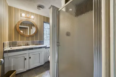 Bath - 2801 S Lone Pine Ave, Springfield, MO 65804 photo 5 of 5