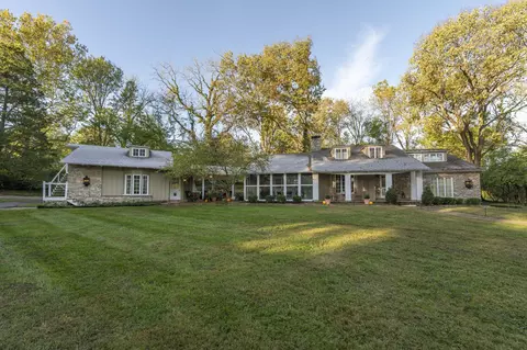 Exterior - 2801 S Lone Pine Ave, Springfield, MO 65804 photo 4 of 40