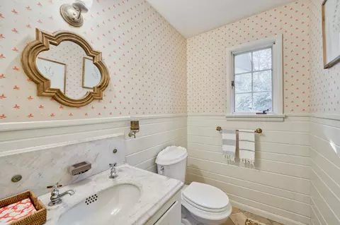 Bath - 2801 S Lone Pine Ave, Springfield, MO 65804 photo 1 of 5