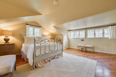 Bedroom - 2801 S Lone Pine Ave, Springfield, MO 65804 photo 5 of 10