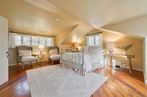 Bedroom - 2801 S Lone Pine Ave, Springfield, MO 65804 photo 4 of 10