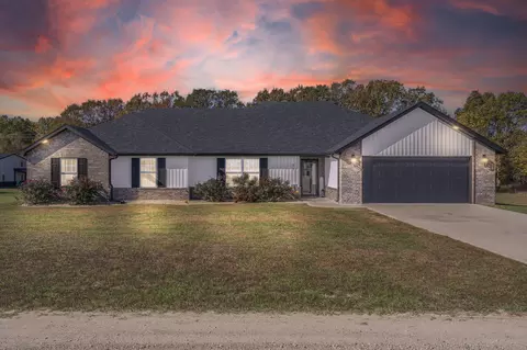 91 Logan Hill Dr, Rogersville, MO 65742