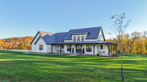 236 Riverside Dr, Galena, MO 65656