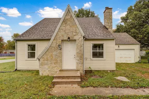501 N Main St, Nixa, MO 65714 photo 2