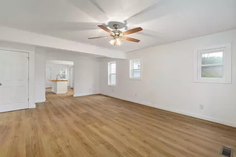 501 N Main St, Nixa, MO 65714 photo 4