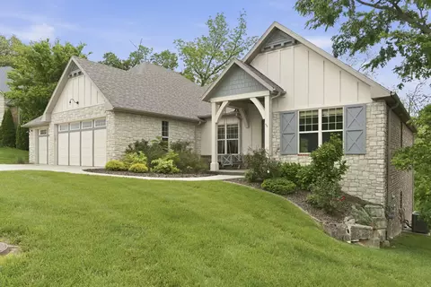 1294 S Amber Ridge Dr, Nixa, MO 65714
