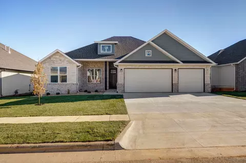 2946 W Teton Dr, Springfield, MO 65810