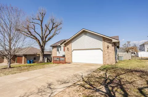 709 E Bryant Ave, Ozark, MO 65721 photo 3