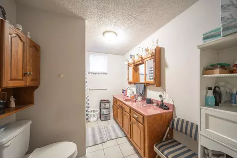 Bath - 6601 County Line Rd, Graff, MO 65660 photo 1 of 3