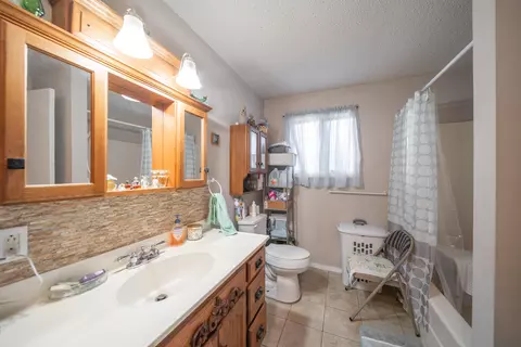 Bath - 6601 County Line Rd, Graff, MO 65660 photo 3 of 3