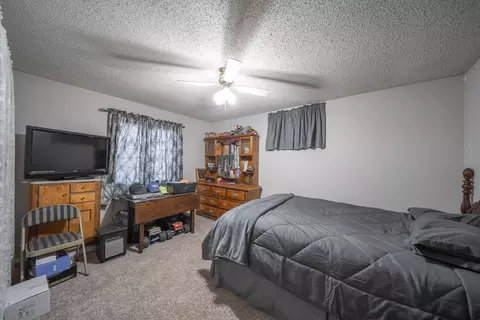 Bedroom - 6601 County Line Rd, Graff, MO 65660 photo 2 of 5