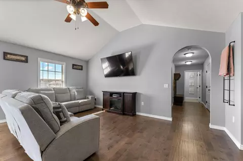 878 E Dyann Dr, Nixa, MO 65714 photo 4