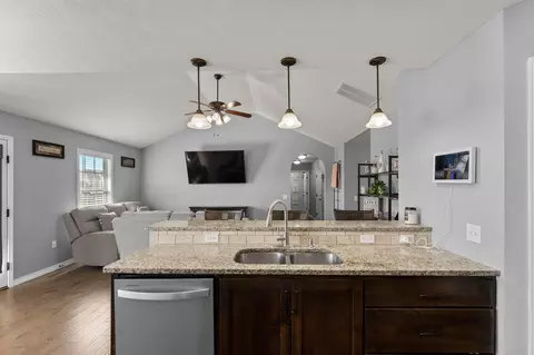 878 E Dyann Dr, Nixa, MO 65714 photo 9